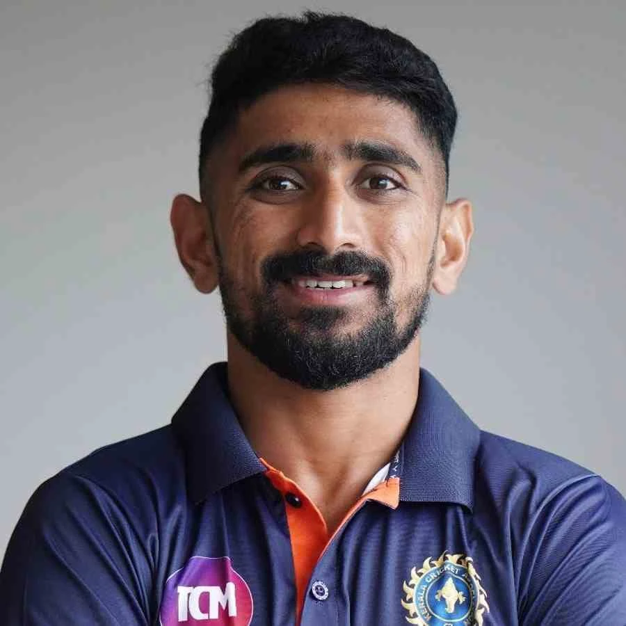 ১২ বলে ১১ ছক্কা! র‌বি শাস্ত্রী - যুবরাজদের ছাপিয়ে গেলেন ভারতীয় ব্যাটার